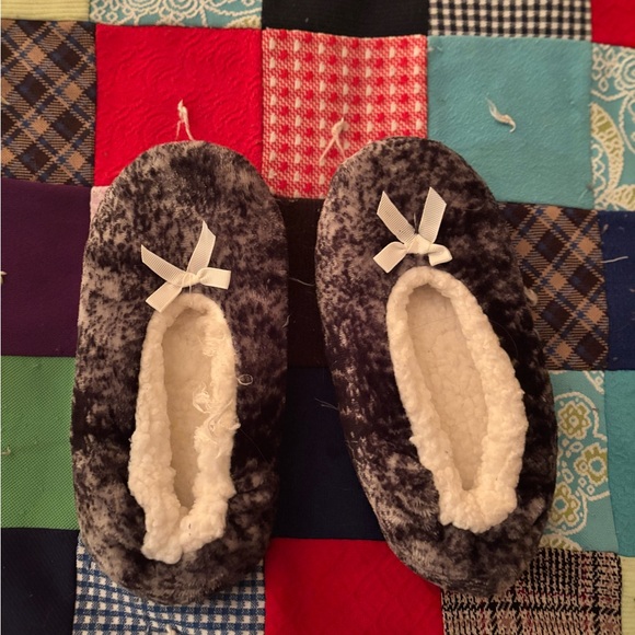 Slippers bundle - Picture 1 of 4